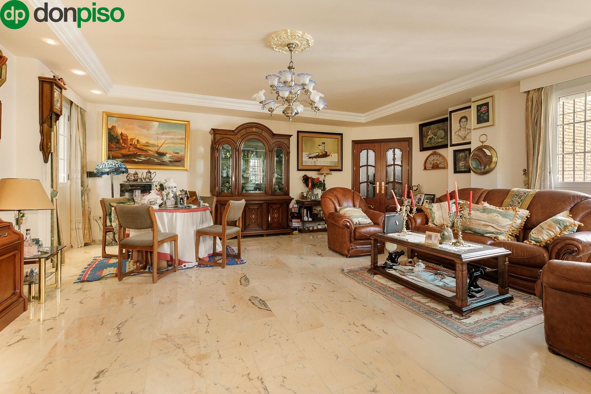 Sala d'estar de Casa o xalet en venda en  Granada Capital amb Jardí privat, Terrassa i Traster