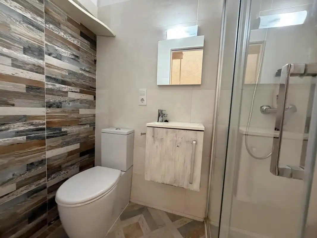 Badezimmer von Haus oder Chalet zum Verkauf in Oliva mit Klimaanlage, Heizung und Privatgarten