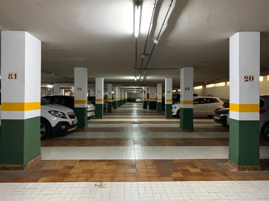Einzelparkplatz zur Miete in Calle Profesor Luis Molina Gómez 4, imagen 4