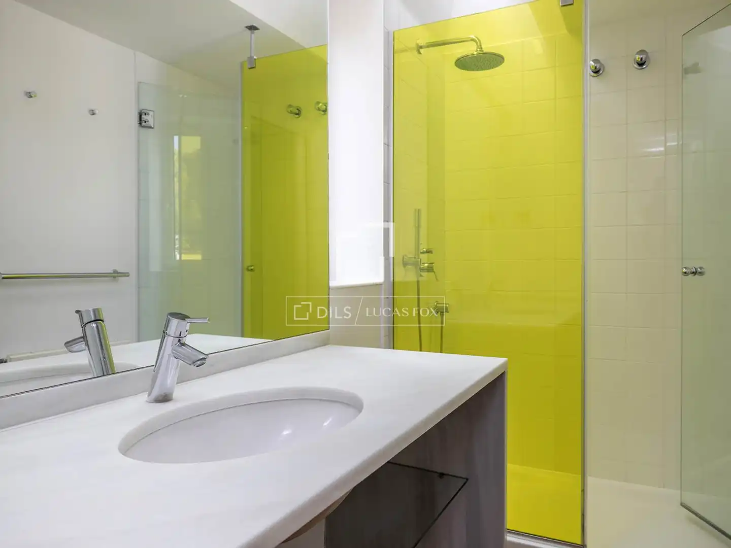 Baño de Casa o chalet de alquiler en Barcelona con Aire acondicionado, Calefacción y Parquet