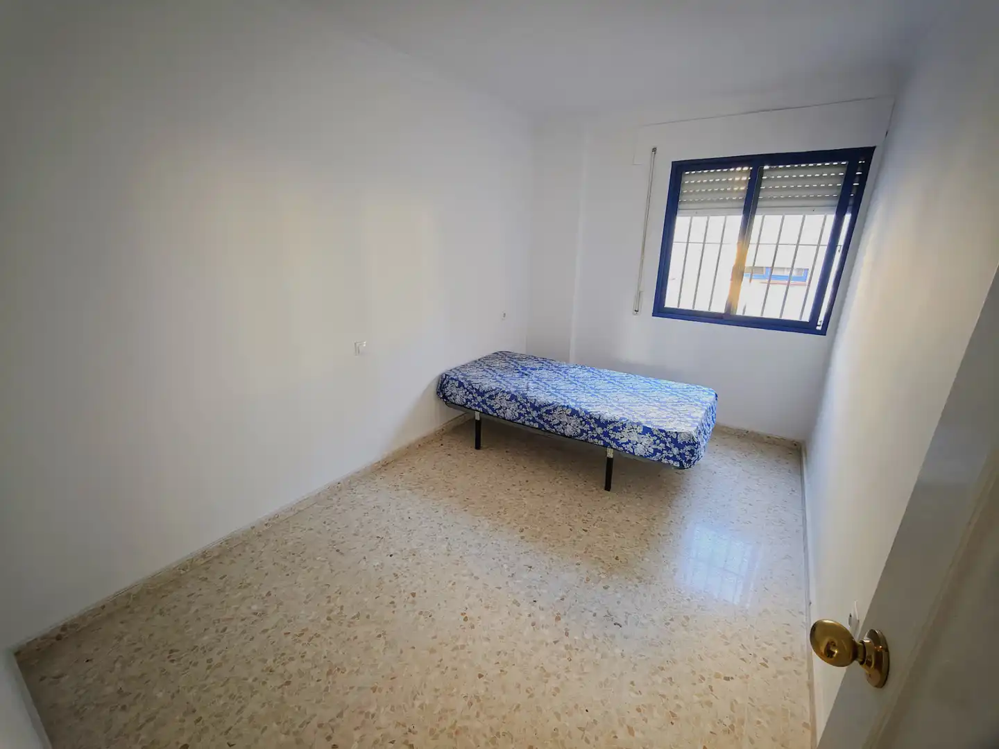 Habitación de Ático en venta en Lebrija con Terraza, Amueblado y Balcón