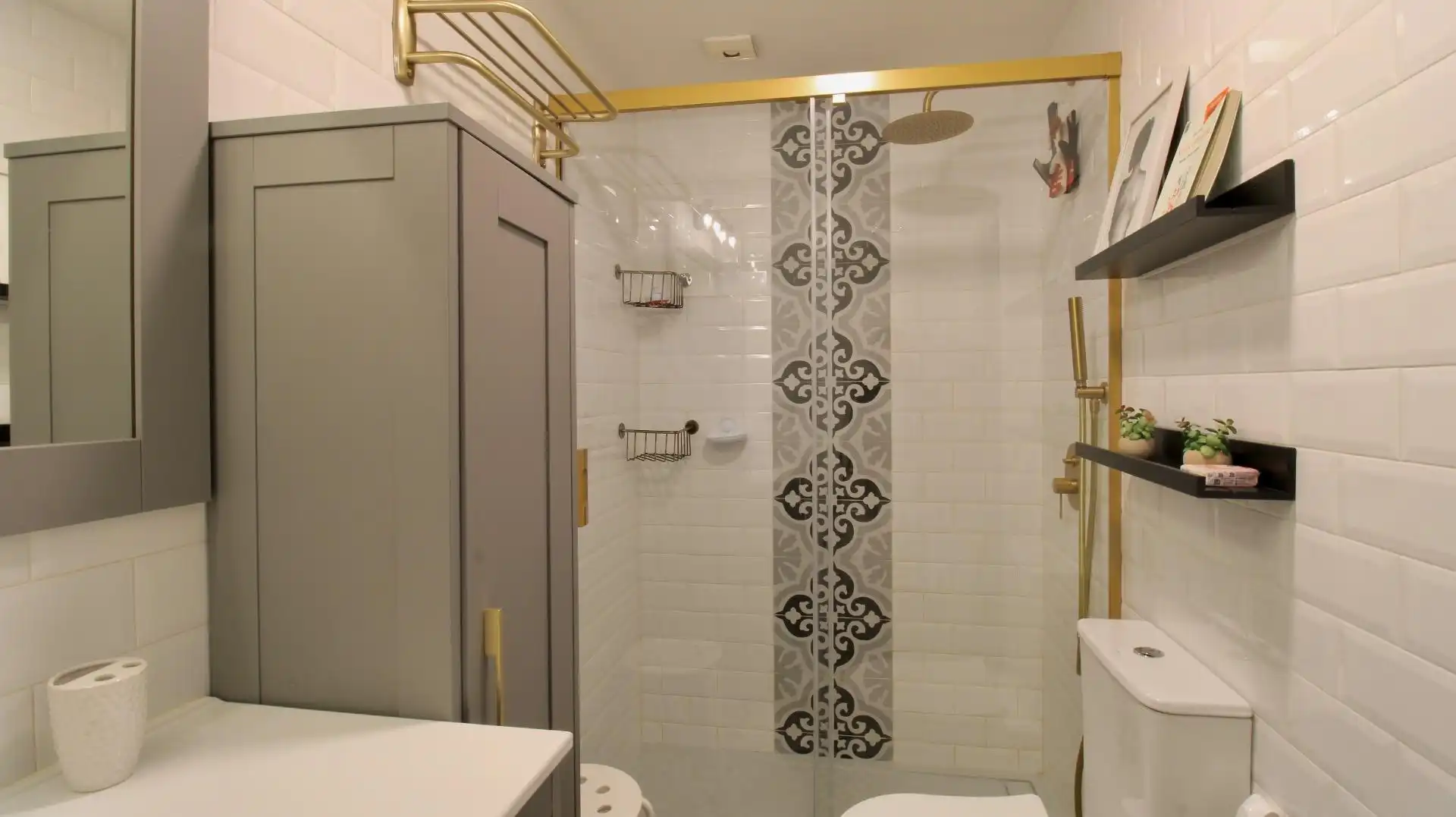 Bathroom of Ground floor for sale in Maracena  with Air Conditioner, Heating and Furnished