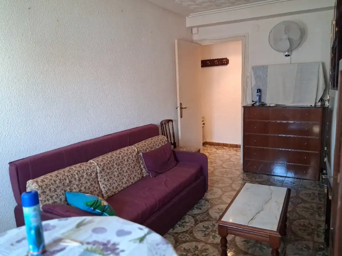 Living room of Flat for sale in Zaragoza  with Heating, Terrace and Furnished