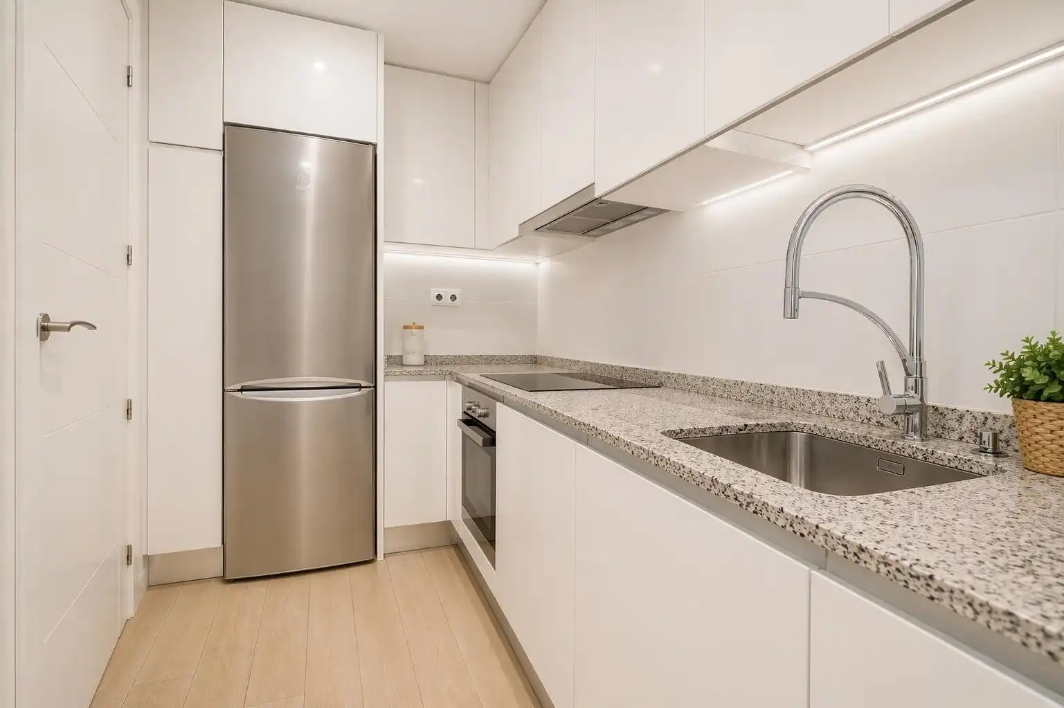 Cocina de Piso de alquiler en Madrid con Calefacción, Trastero y Amueblado