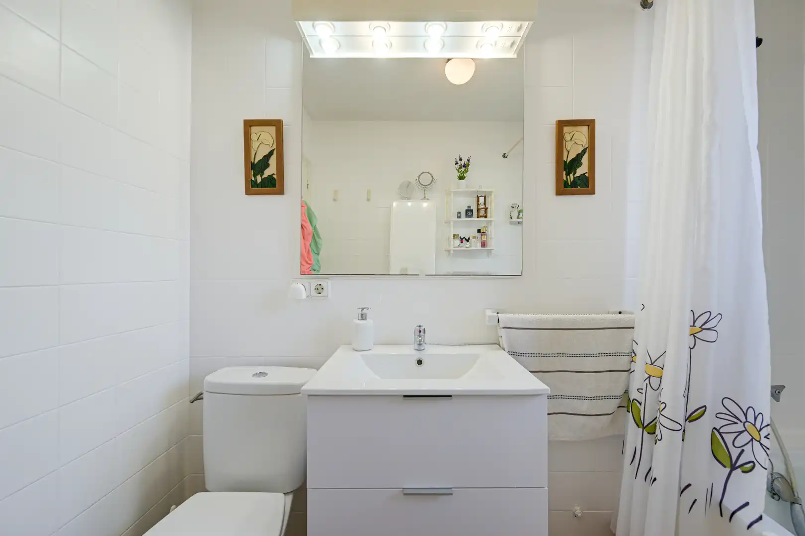 Bany de Casa o xalet en venda en Vall-llobrega amb Aire condicionat, Calefacció i Jardí privat