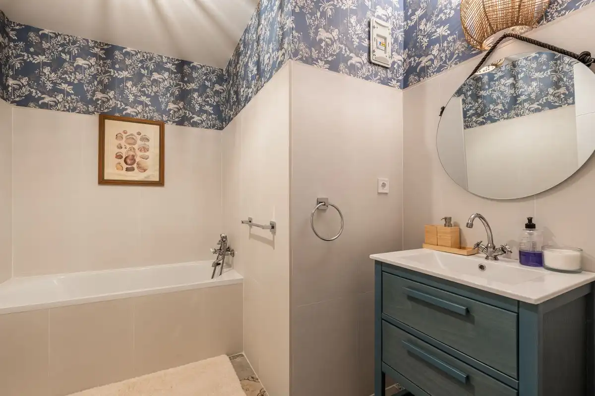 Bathroom of Houses for sale in Estepona  with Air Conditioner, Private garden and Terrace