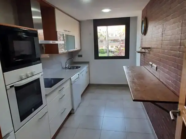 Cocina de Piso en venta en Vilanova i la Geltrú con Aire acondicionado, Terraza y Balcón