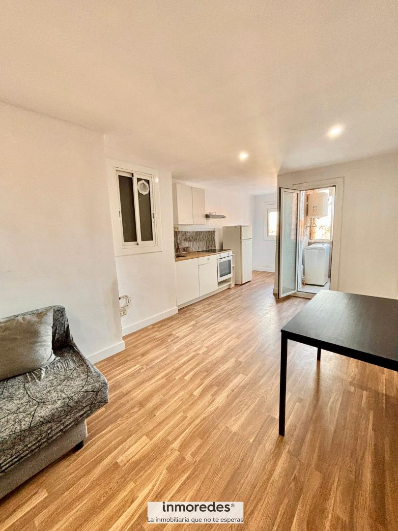 Cocina de Piso de alquiler en  Barcelona Capital con Parquet, Amueblado y Horno