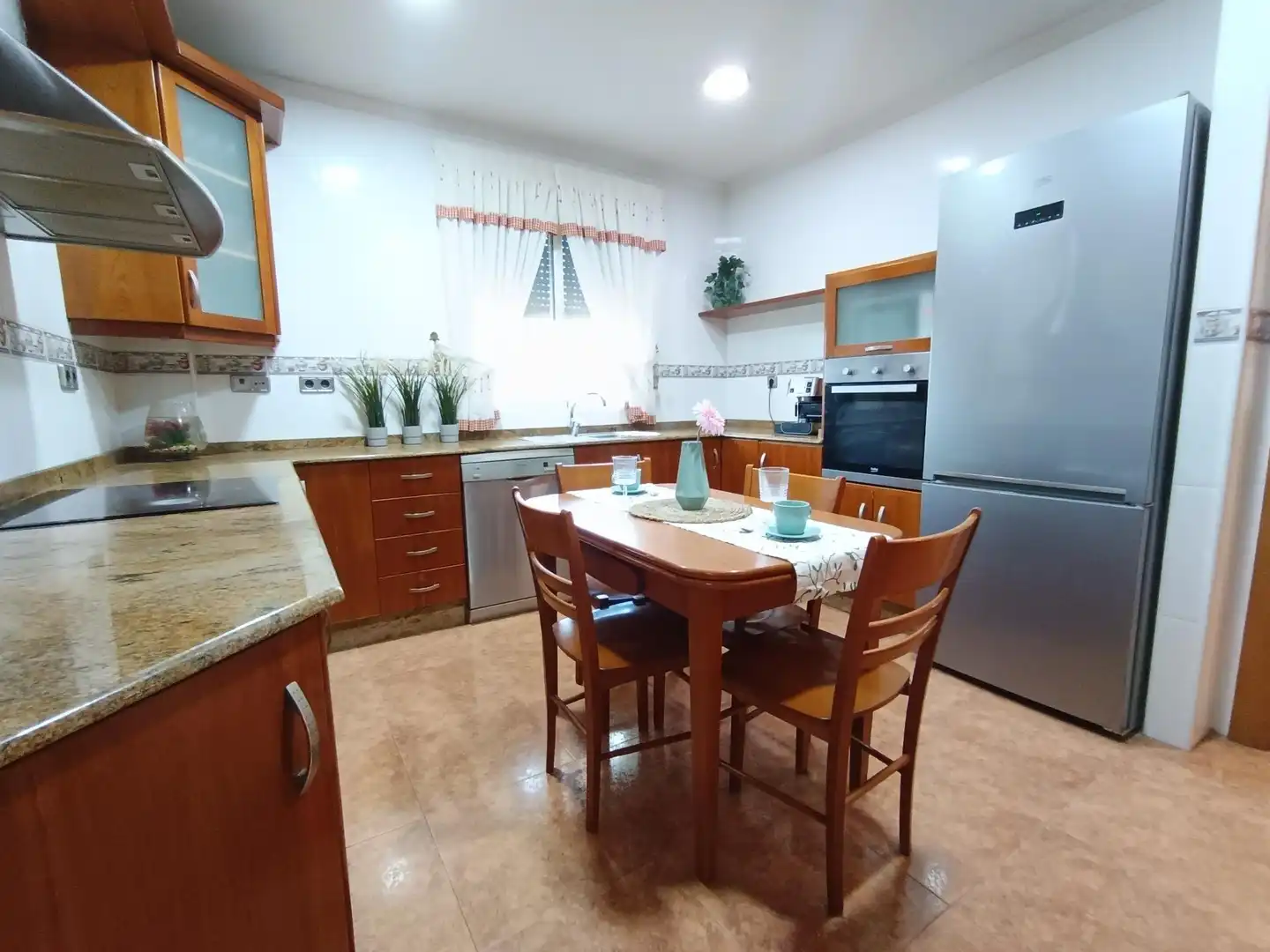 Cuina de Casa o xalet en venda en Murcia amb Aire condicionat, Calefacció i Jardí privat