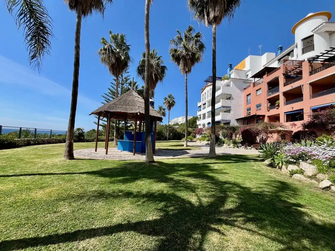 Vista exterior de Apartamento en venta en Almuñécar con Aire acondicionado, Terraza y Trastero