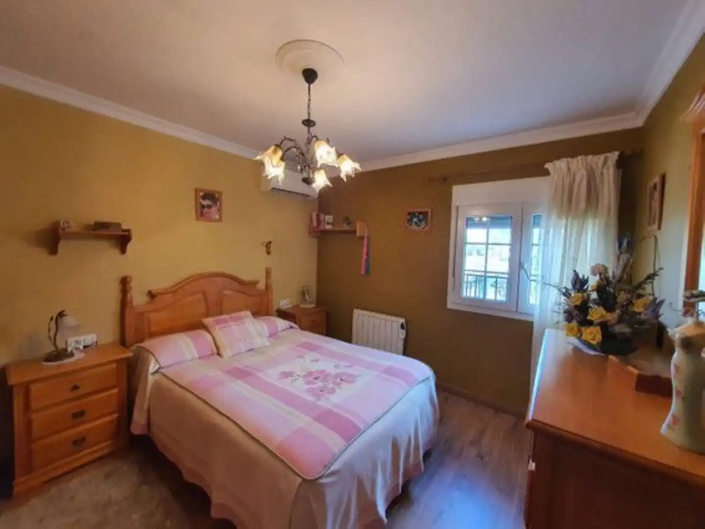 Bedroom of Commercial properties for sale in Yunquera  with Air Conditioner