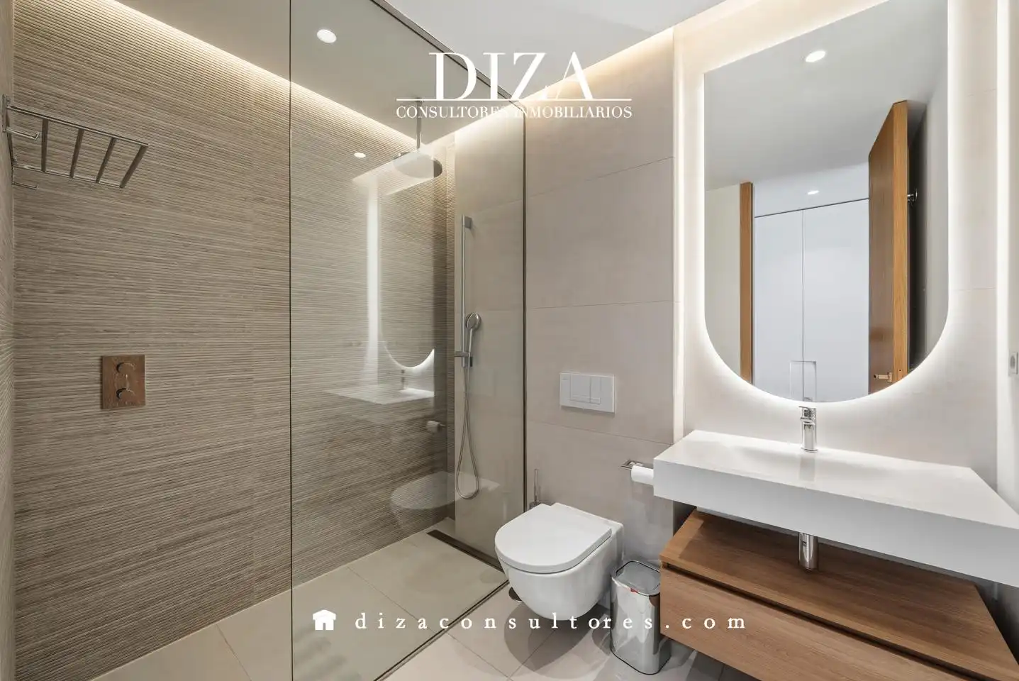 Bathroom of Duplexes for sale in Pozuelo de Alarcón  with Air Conditioner, Heating and Private garden