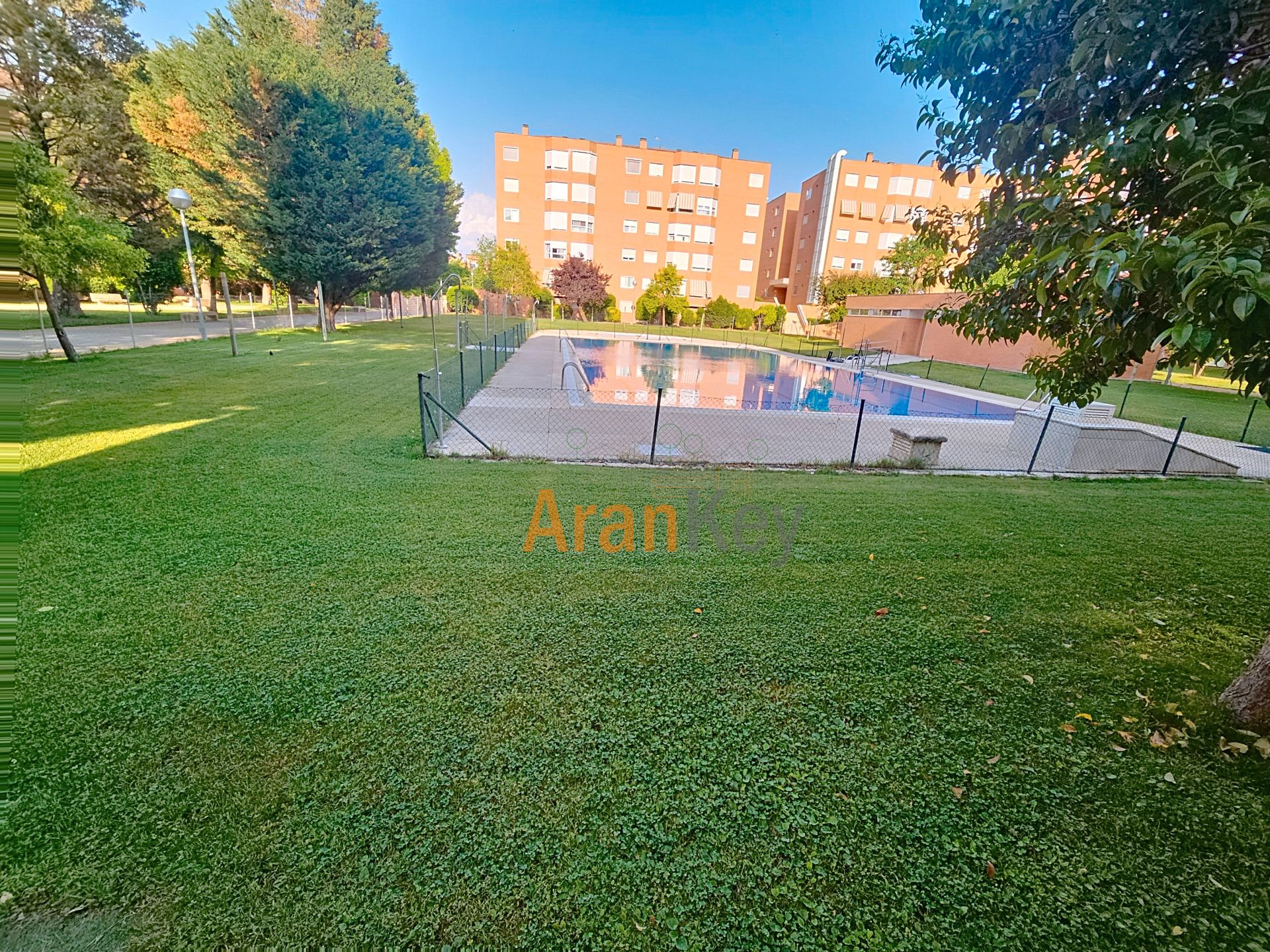 Garden of Flat for sale in Aranjuez  with Air Conditioner, Heating and Private garden