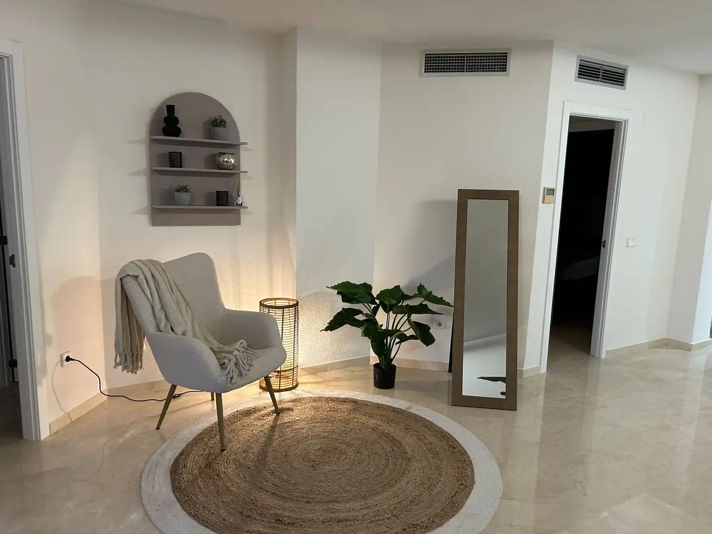 Sala de estar de Piso de alquiler en Altea con Aire acondicionado, Terraza y Amueblado