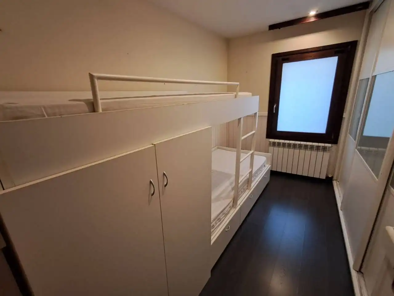 Schlafzimmer von Wohnung zum Verkauf in  Logroño mit Heizung und Balkon