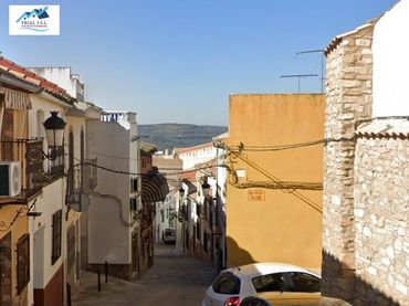 Casa amb balcó en venda a Calle CARBONEROS