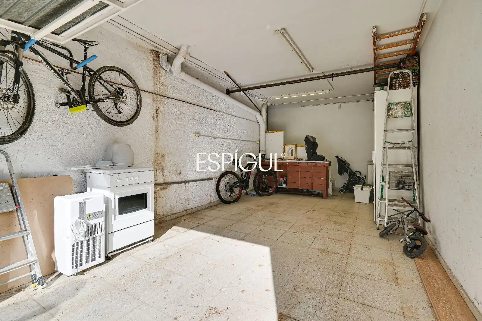Aparcament de Casa o xalet en venda en Sant Narcís