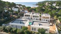 Vista exterior de Casa o xalet en venda en Palafrugell amb Aire condicionat, Calefacció i Jardí privat