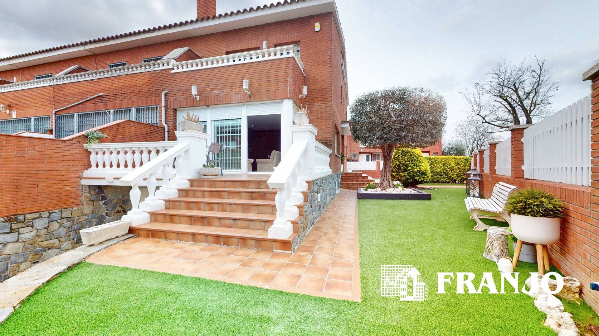 Garden of Single-family semi-detached for sale in Barberà del Vallès  with Air Conditioner, Heating and Terrace