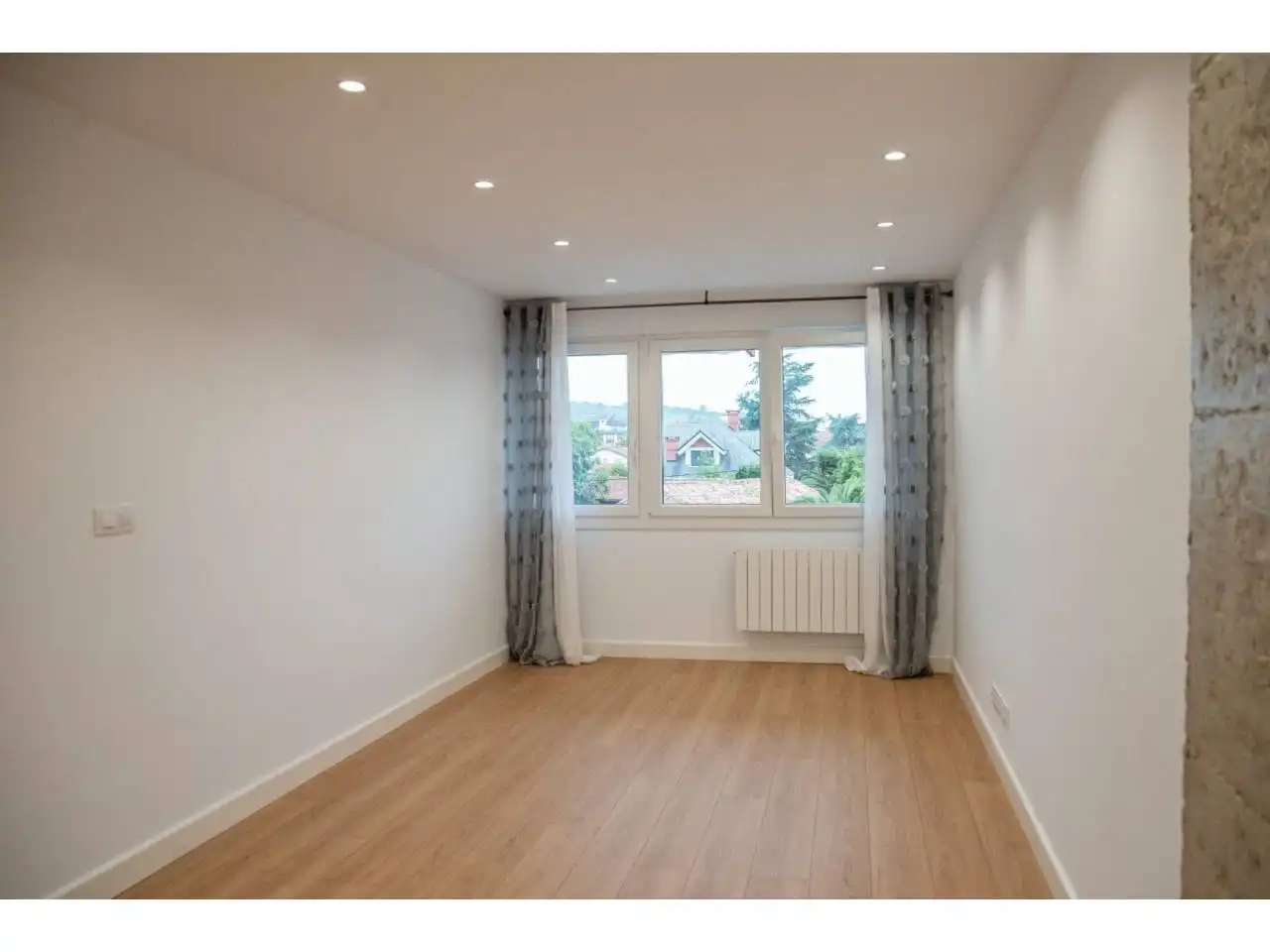 Bedroom of Flat for sale in Laredo  with Heating