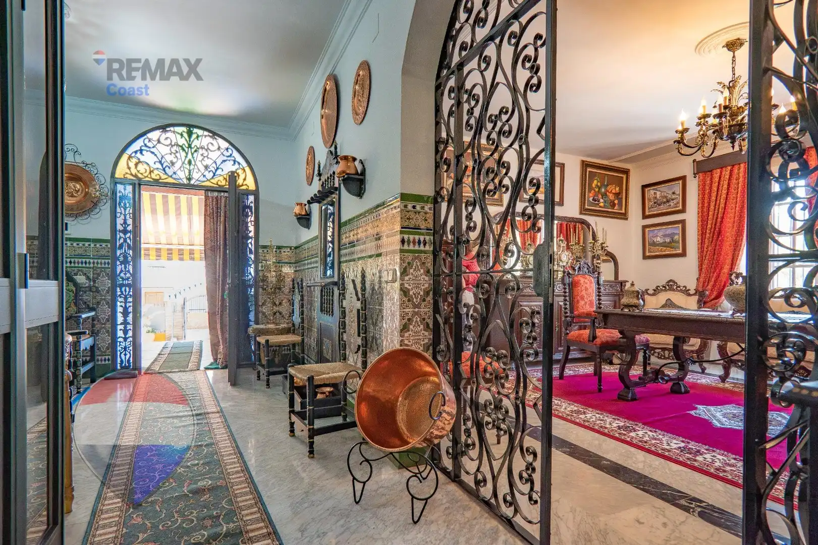 Houses for sale in Cuevas Bajas  with Heating, Private garden and Swimming Pool