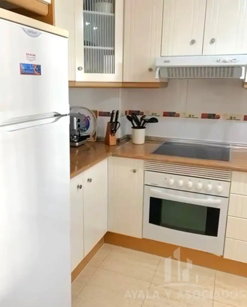 Cocina de Piso en venta en La Manga del Mar Menor con Terraza, Trastero y Piscina comunitaria
