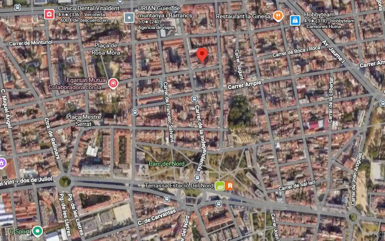 Vista exterior de Àtic en venda en Terrassa amb Parquet, Terrassa i Balcó