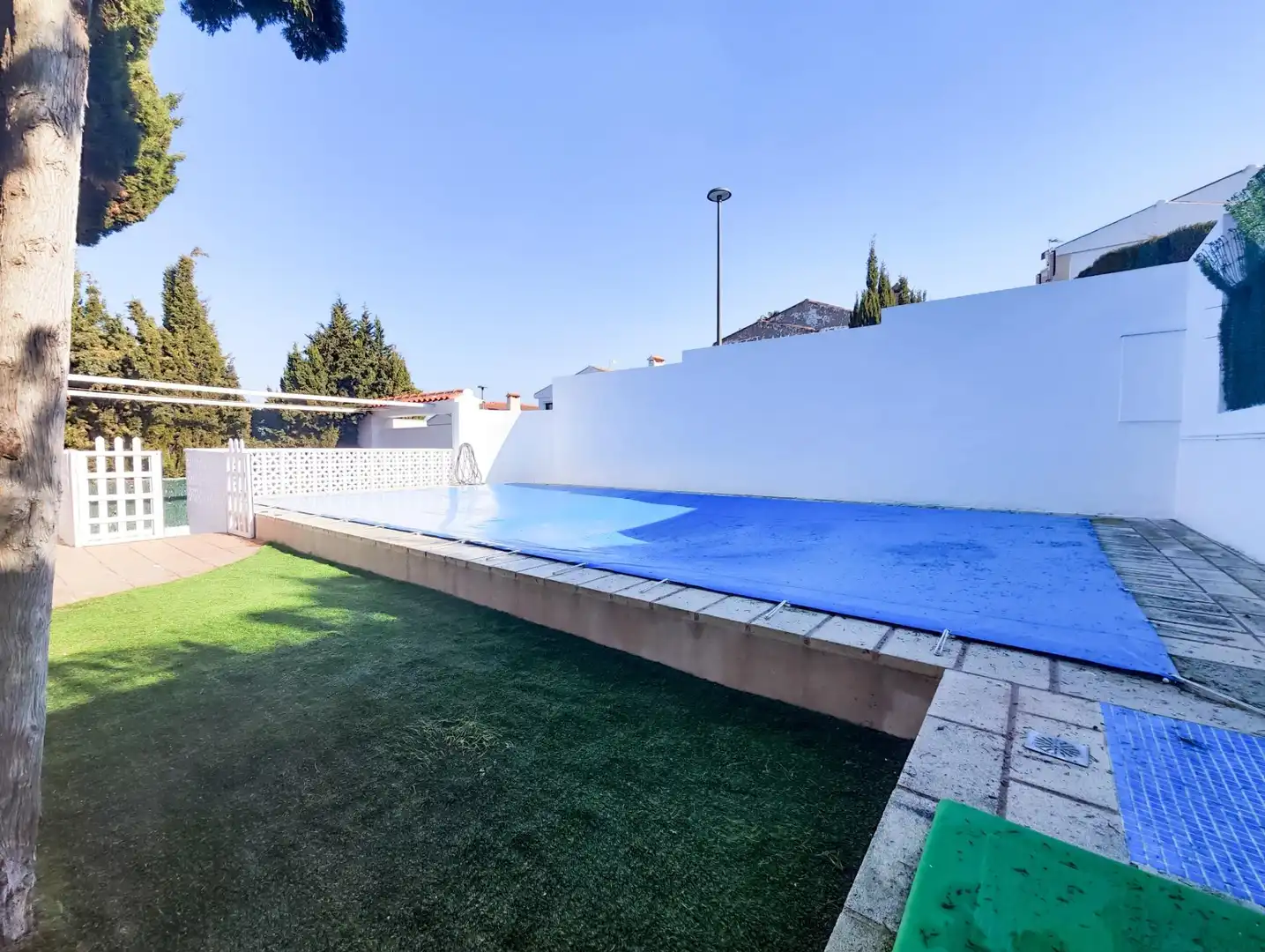 Piscina de Casa o xalet en venda en Puertollano amb Aire condicionat, Calefacció i Jardí privat