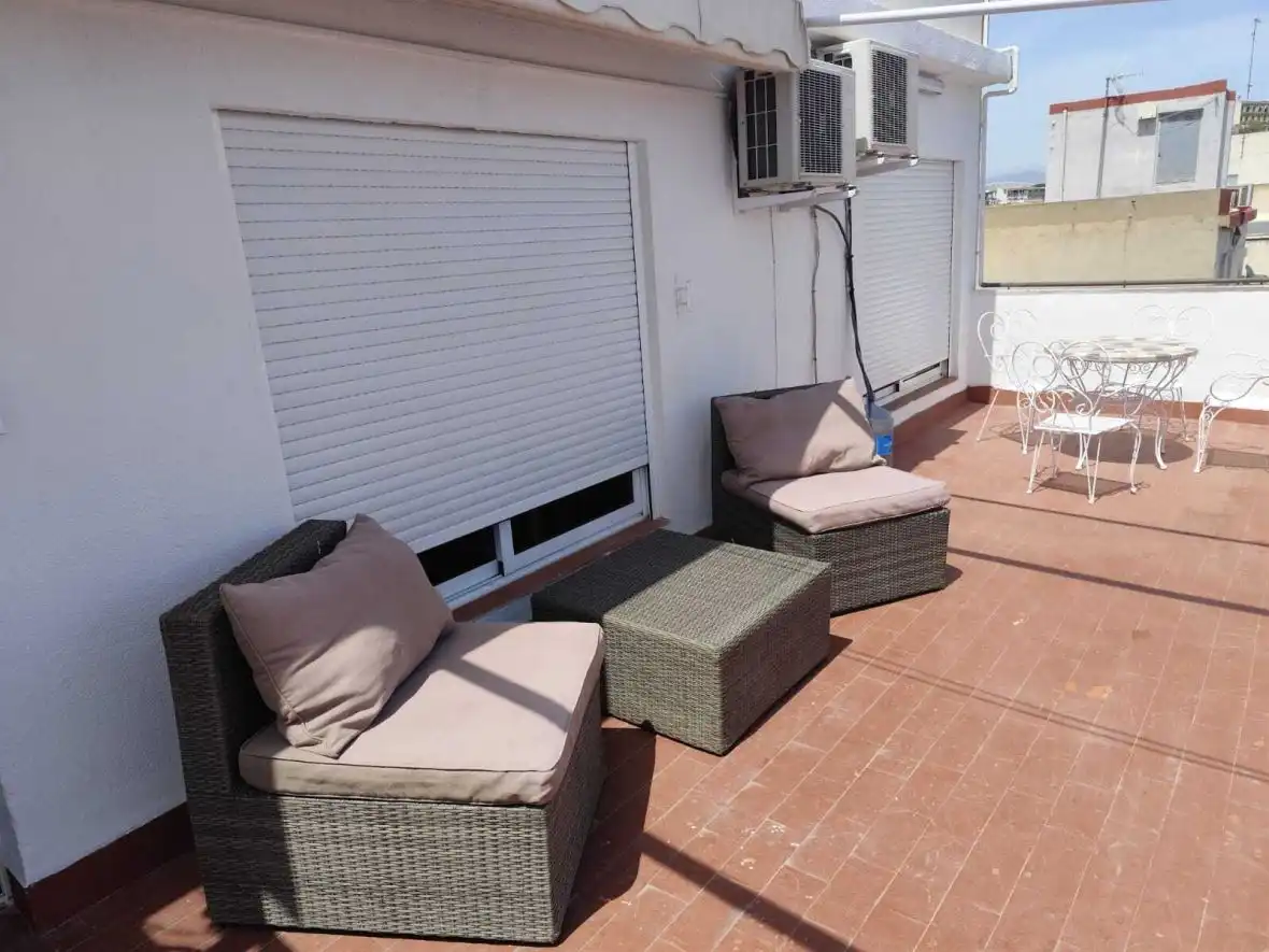 Terrasse von Dachboden zur Miete in Alicante / Alacant mit Klimaanlage, Terrasse und Möbliert