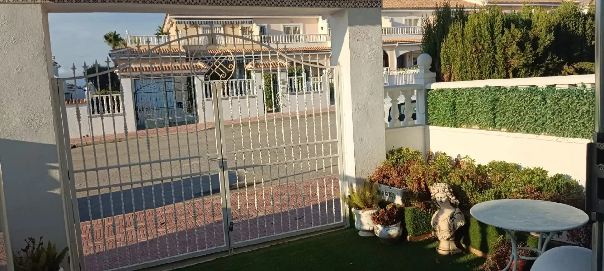 Terraced house with terrace for sale in Benijófar
