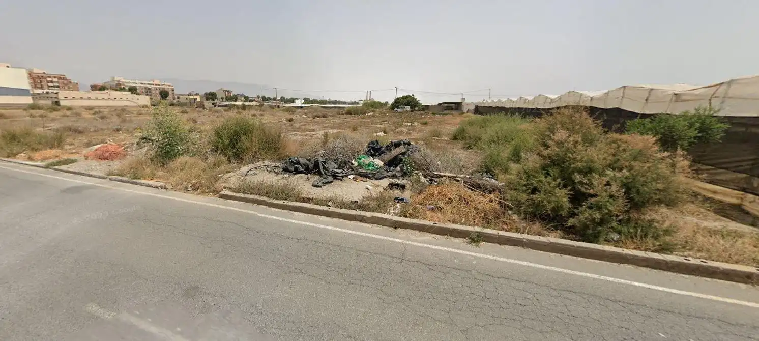 Terreny residencial en venda a Adra