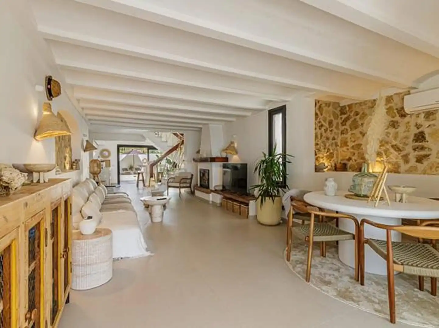 Sala d'estar de Casa o xalet en venda en Estepona amb Aire condicionat, Jardí privat i Terrassa