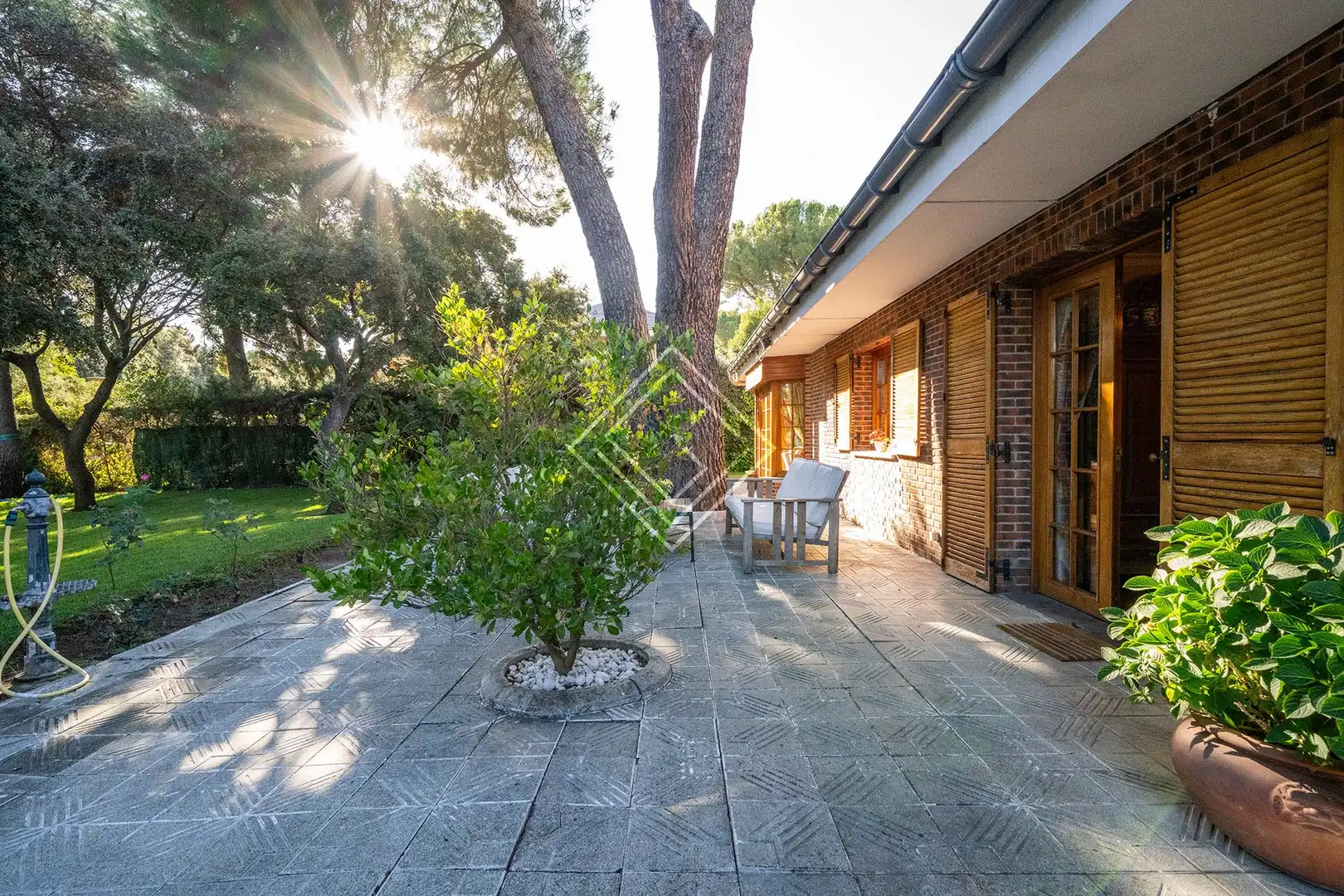Jardín de Casa o chalet en venta en Pozuelo de Alarcón con Aire acondicionado, Calefacción y Jardín privado