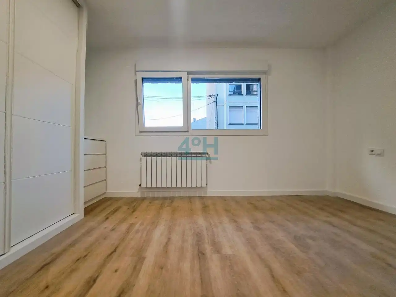 Dormitori de Apartament en venda en Ourense Capital  amb Calefacció i Terrassa