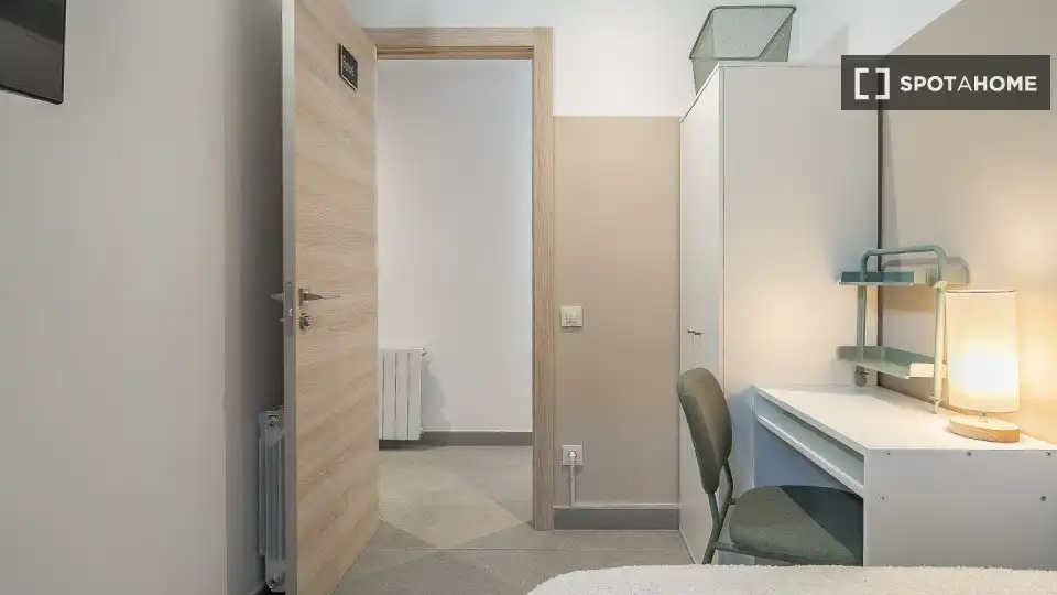 Habitació a Sants-Badal
