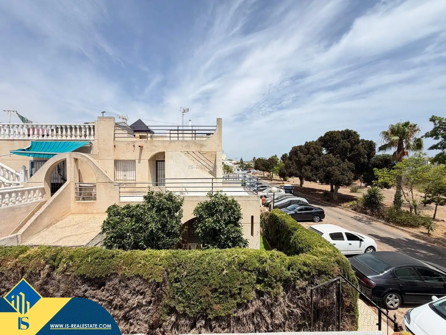 Vista exterior de Casa o xalet en venda en Torrevieja amb Aire condicionat, Terrassa i Traster