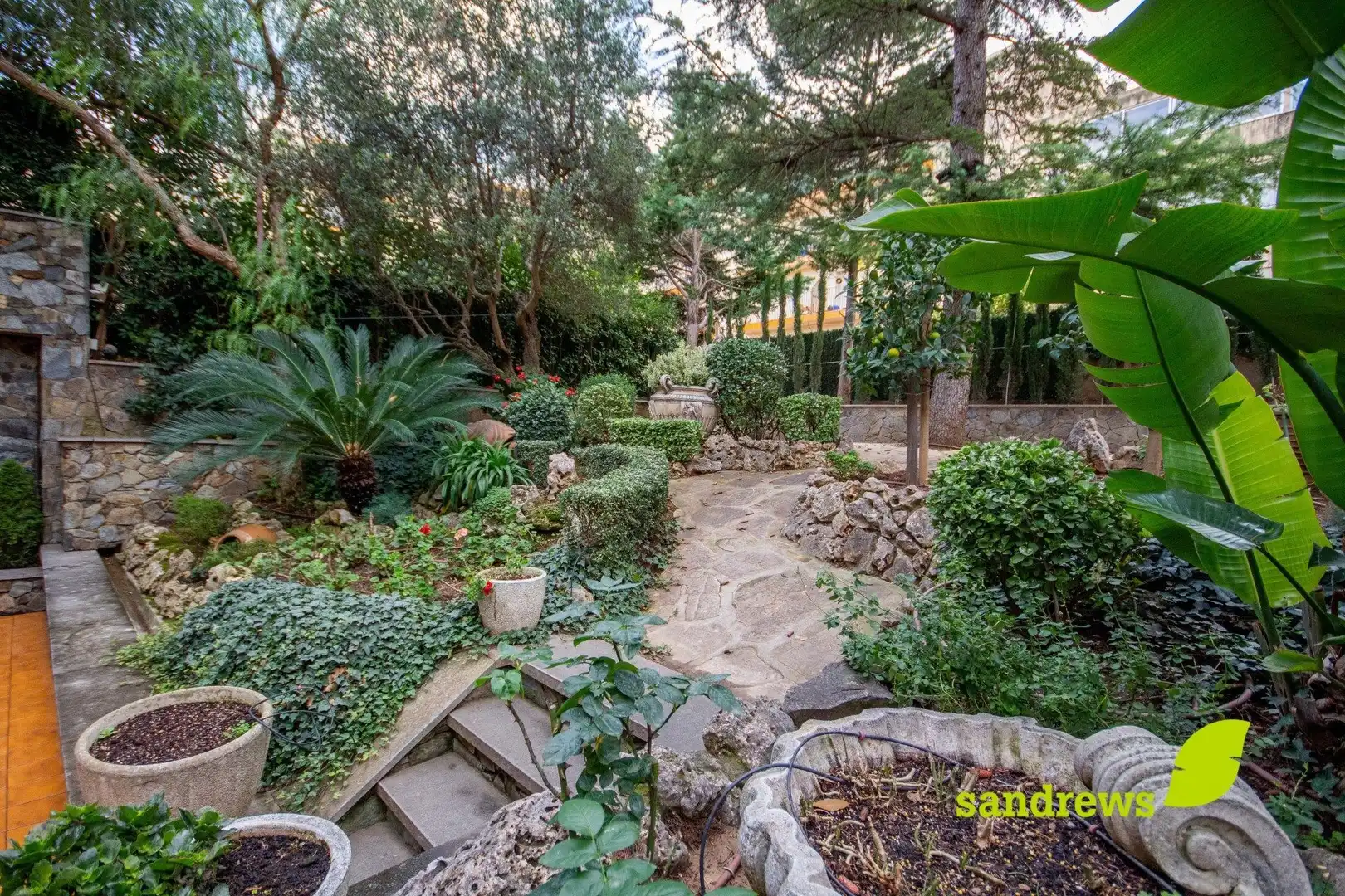 Garten von Einfamilien-Reihenhaus zum Verkauf in Figueres mit Klimaanlage, Heizung und Privatgarten