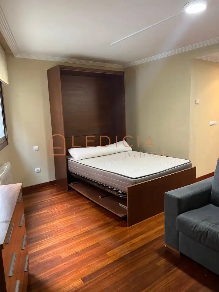 Estudio en venta en PI Y MARGALL, Casco Vello