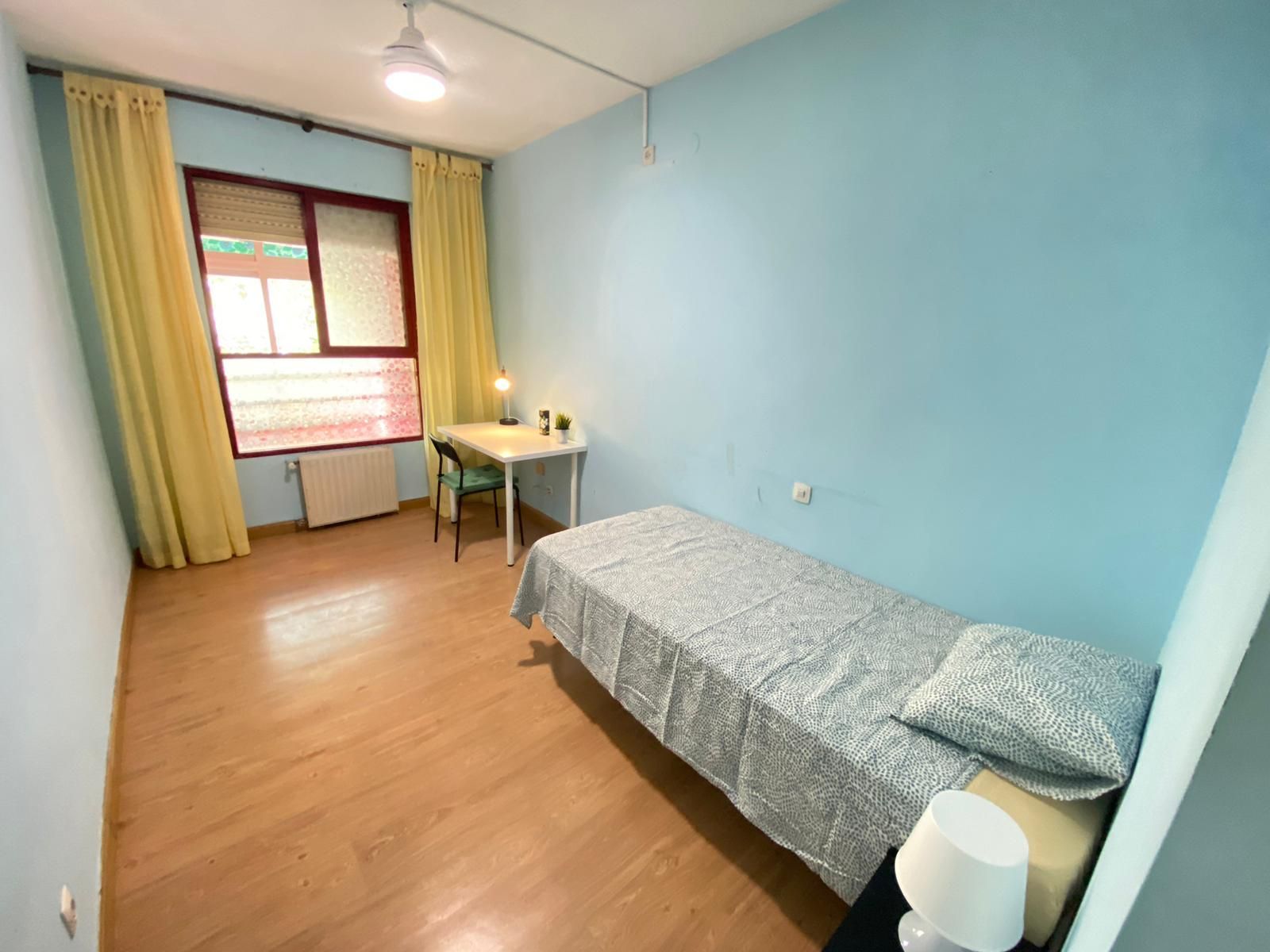 Flat to share in Calle del Cabo Machichaco, 5, Entrevías