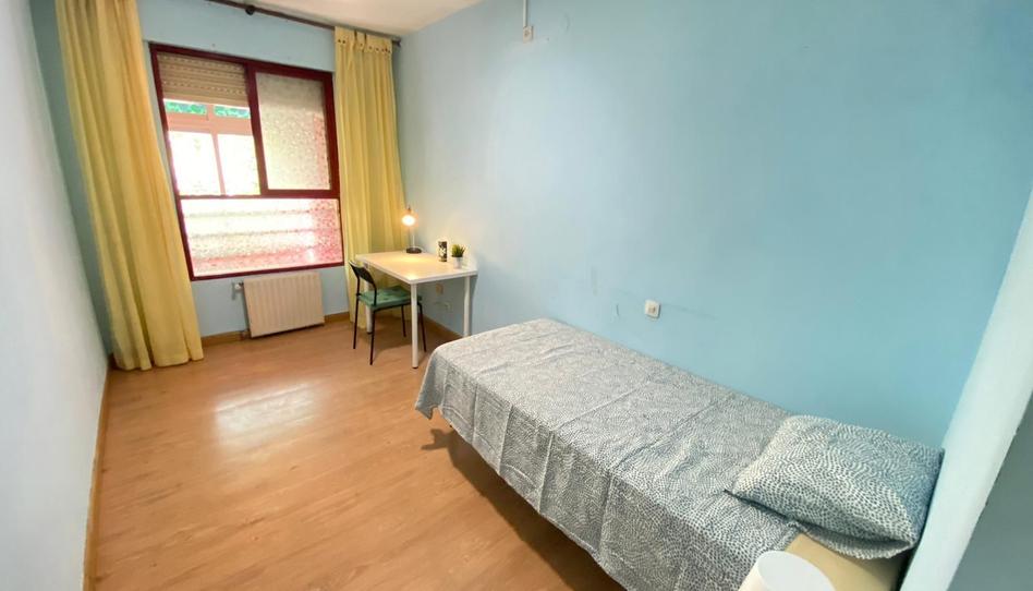 Photo 1 of Flat to share in Calle del Cabo Machichaco, 5, Entrevías, Madrid