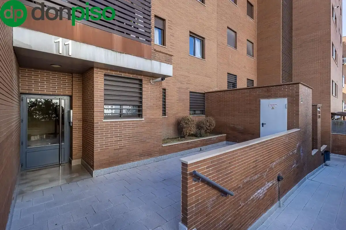 Exterior view of Flat for sale in Granada  with Air Conditioner, Terrace and Community pool