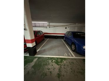 Einzelparkplatz mit Aufzug zur Miete in Calle Josep Carner