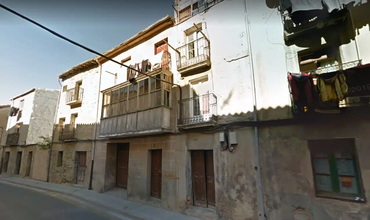 Piso en venta en Linares Rivas