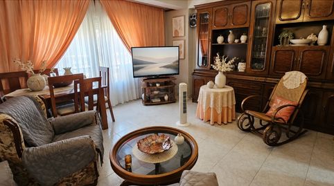 Amplia vivienda con apartamento independiente, gran patio, solárium y plaza de garaje., imatge 5
