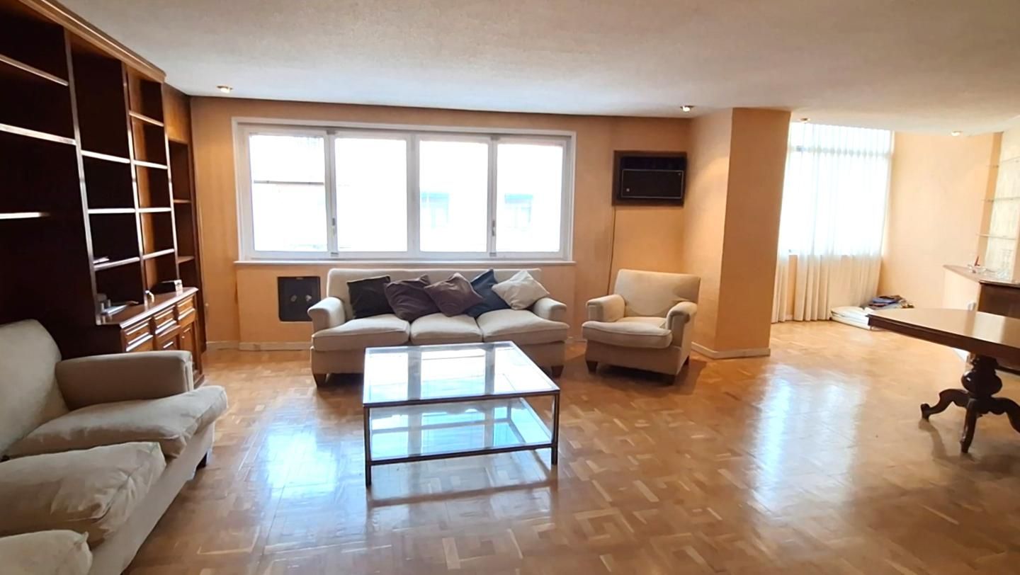 Living room of Flat for sale in  Madrid Capital  with Heating, Parquet flooring and Storage room