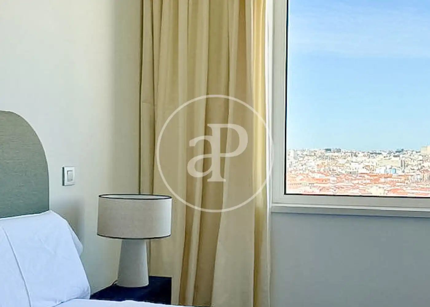Bedroom of Flat for rent in Madrid  with Air Conditioner, Heating and Terrace