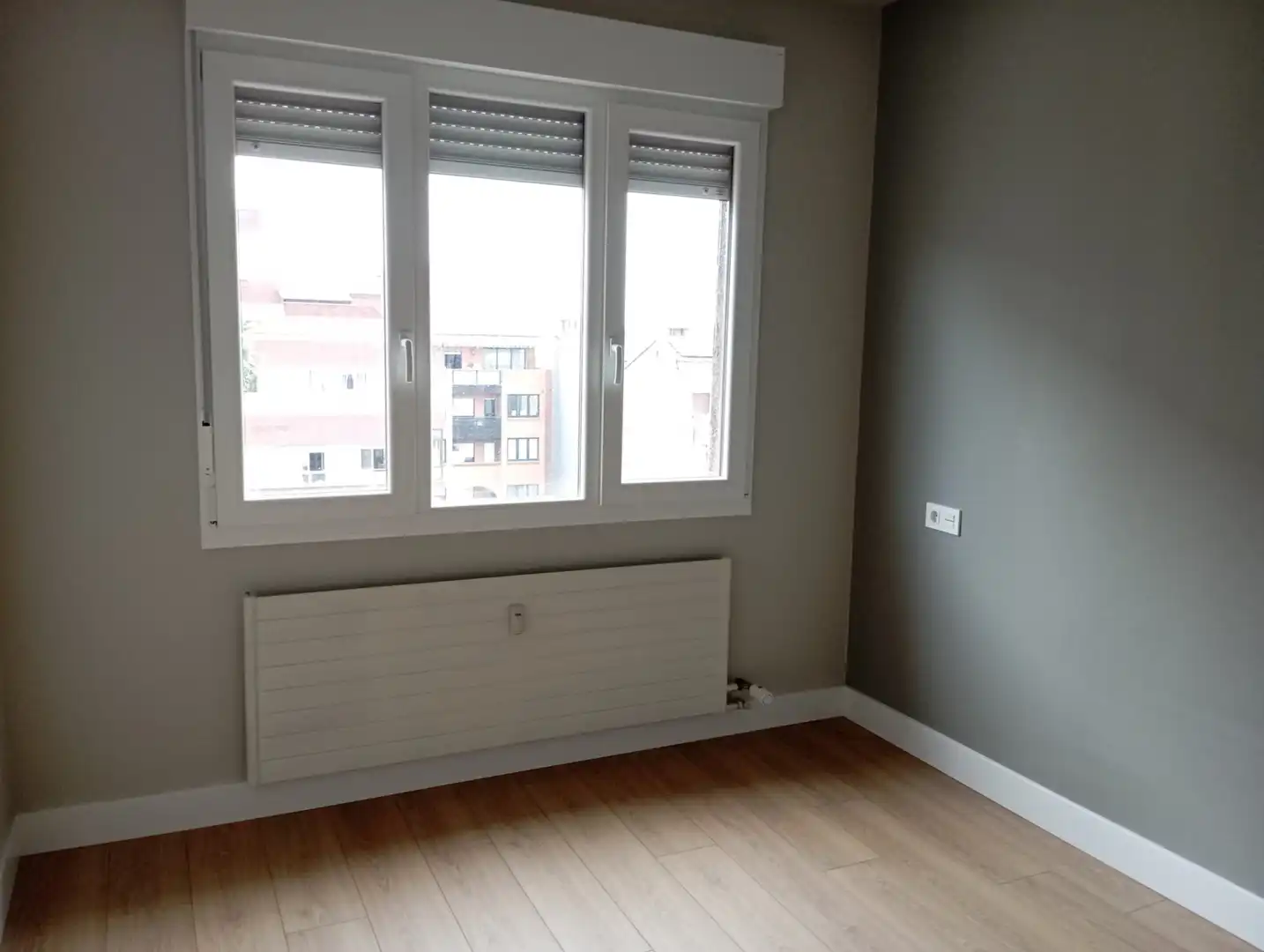 Bedroom of Flat for rent in Oviedo   with Heating