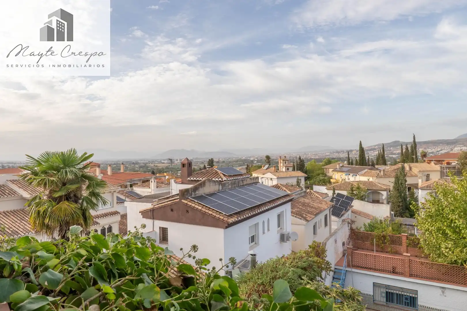 Vista exterior de Casa o xalet en venda en La Zubia amb Calefacció, Jardí privat i Terrassa