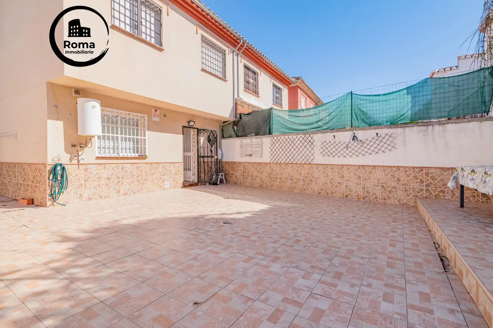 Casa aparellada amb terrassa en venda a Jun, imagen 14