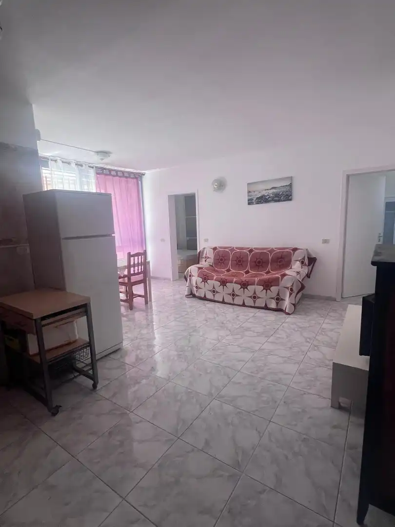 Sala de estar de Apartamento de alquiler en Arona con Jardín privado, Terraza y Amueblado